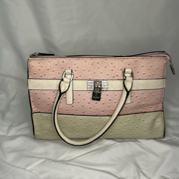 Guess purse pink and white - Picture 1 of 10
